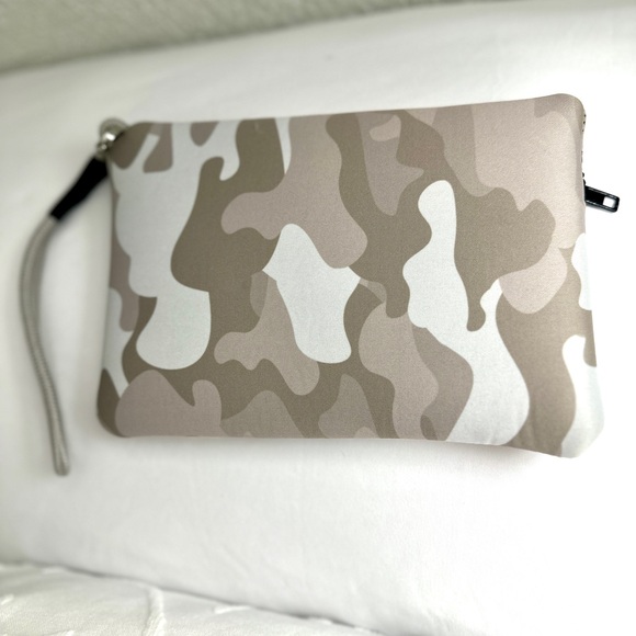 Haute Shore Neoprene Tote Cosmetic Eyeglass Wallet Wristlet Set Beach Lake - Picture 7 of 16